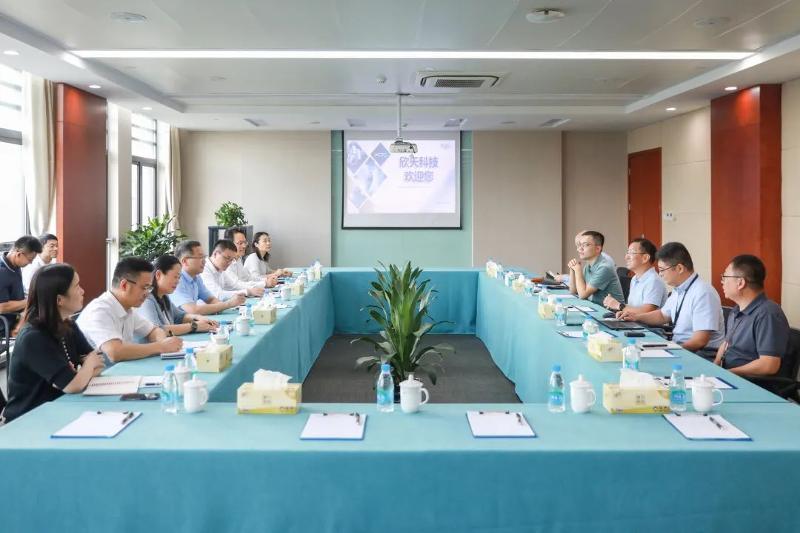 丁立新走访调研区内企业 关注移动通信产品研发创新